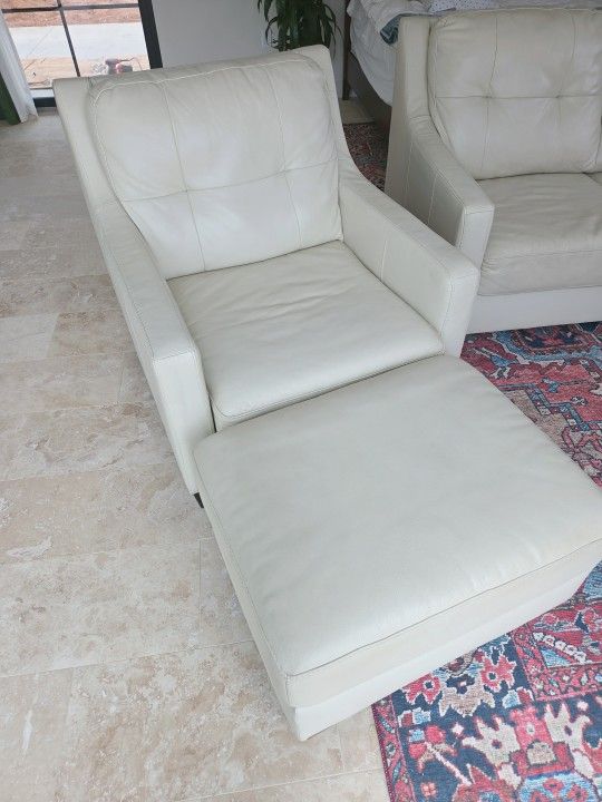 Like New Genuine White Leather Chair W/Ottoman