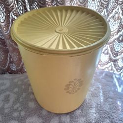 Tupperware Large Canister Yellow 9.5"H x 8"W Vintage Good Condition