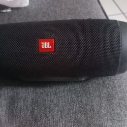 Bocina Bluetooth JBL Charger 3 En Perfectas Condiciones Trabajando Bien 💯 Con Su Cable Original 