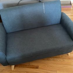 Small Office Couch $75 Cash Or Zelle Only 