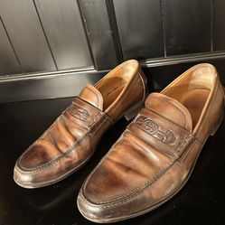 Mens Gently used stylish authentic Gucci leather loafers size 9