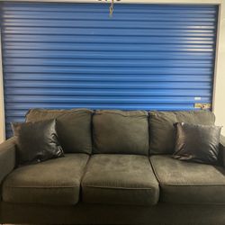 Gray Comfortable Couch (Free delivery)