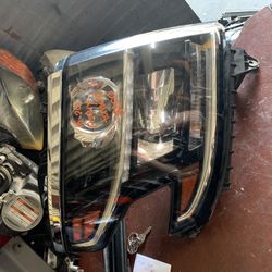 2015-2020 Chevy Tahoe Passenger Headlight