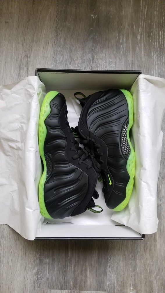 Black And Volt Foamposites Size 11