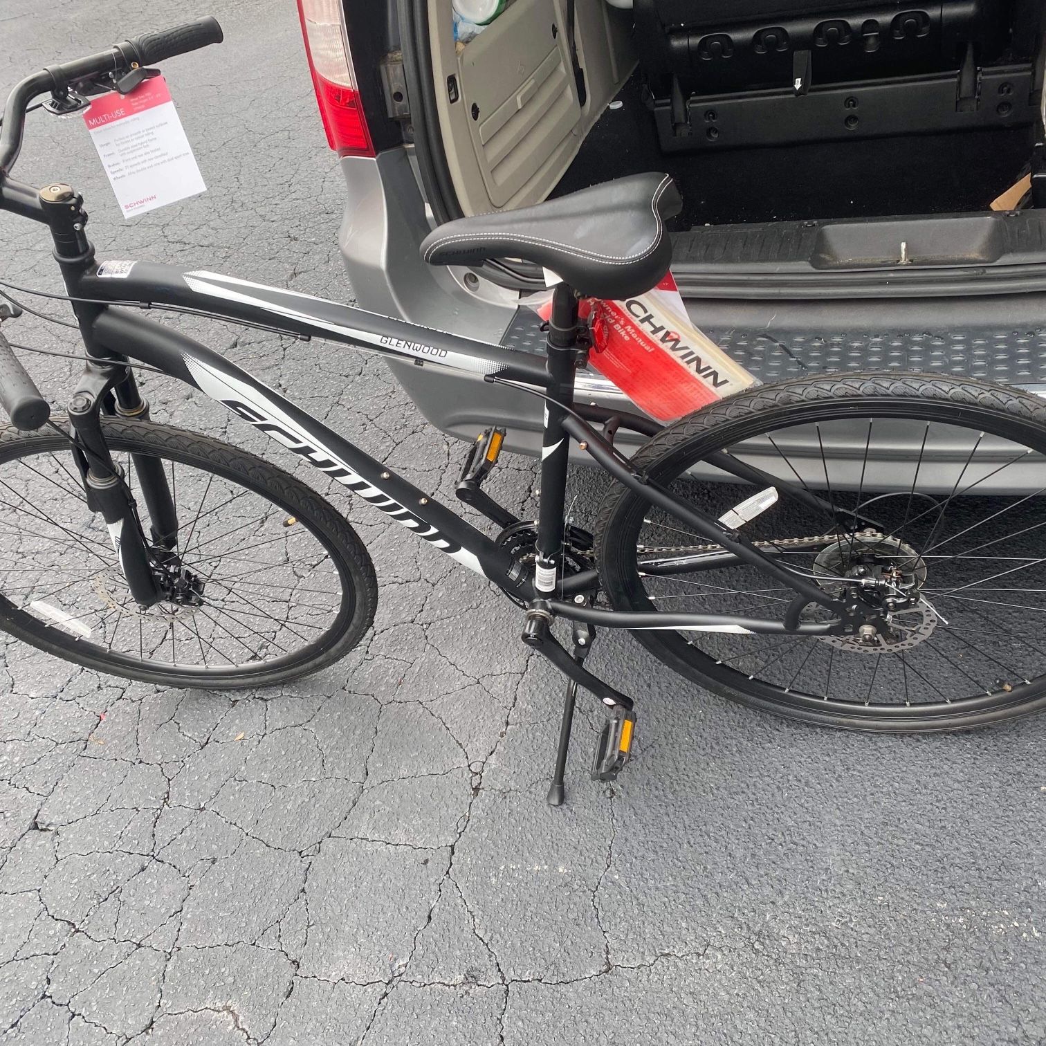 Schwinn Glenwood Hybrid Bike 21 speeds 700c wheel black mens style frame for Sale in High Point NC OfferUp