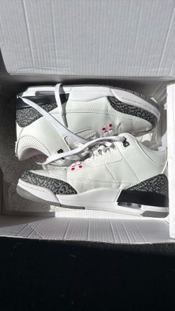 7.5 women’s Air Jordan 3 retro SE musline/university red