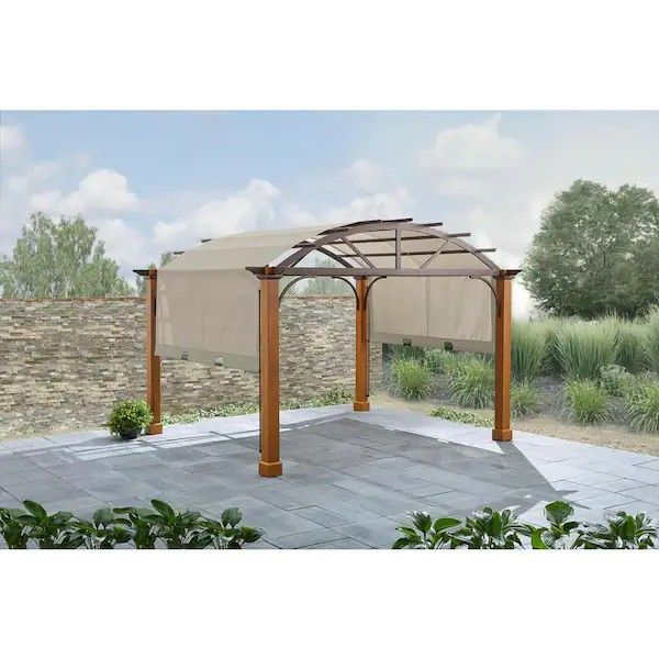 Pergola with Removable Sun Shade