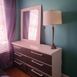 Brand new bedroom set 4 pieces