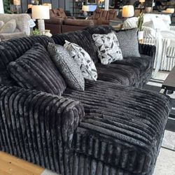 OM• $38 Initial • Brand New Midnight Madness Sectional With Chaise 