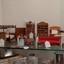 Antique Dollhouse Furniture 