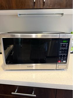 Cuisinart Microwave – Like New (Less Than 1 Year Old)