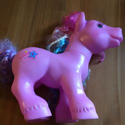 Pony....ponny....pink horse.