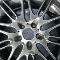 2007 Bmw 530i. One Rim Size 18inch