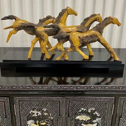 Carved Wild rustic horses sculpture