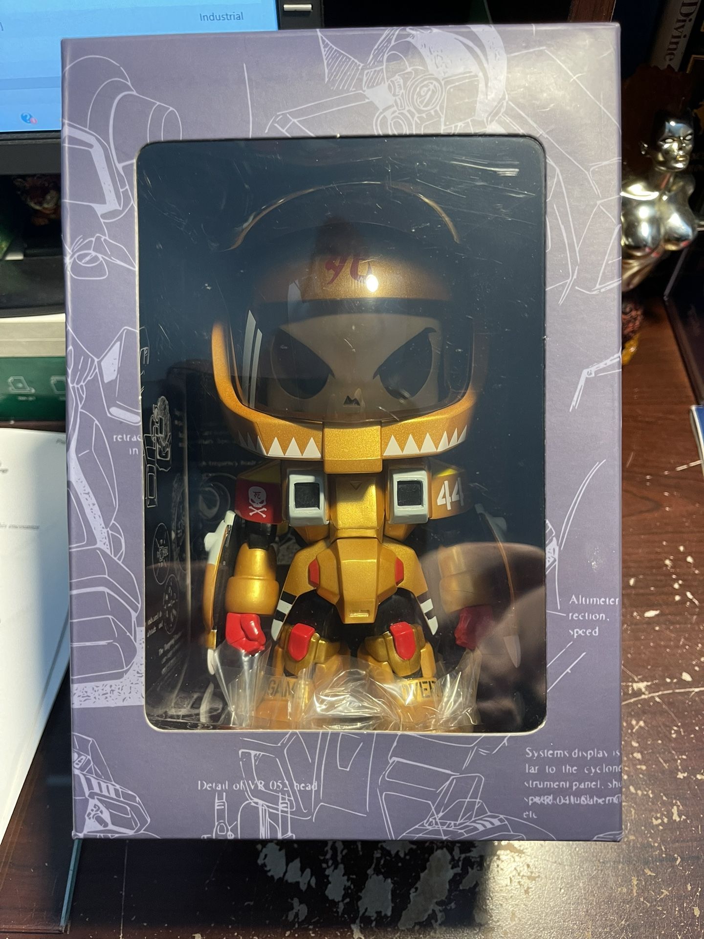 Huck Gee Robotech Figure Gold SDCC 2019