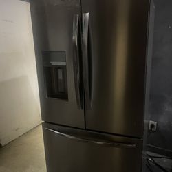 Cyber Sale!! Refrigerator Frigidaire Gallery 36” inches wide French door nevera heladera frío 