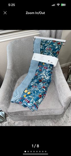 1-NWT LAURA ASHLEY VINTAGE FLORAL DESIGN THROW BLANKET