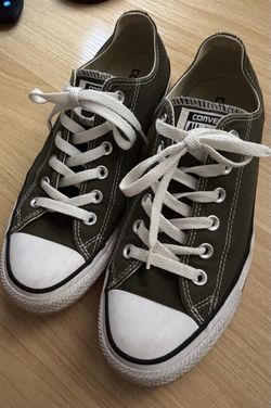 Converse Lowtop Chuck Taylors Olive Green Size 8.5