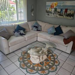 Sectional couch