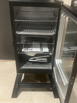 Masterbuilt 30-inch Digital Electric Vertical BBQ Smoker