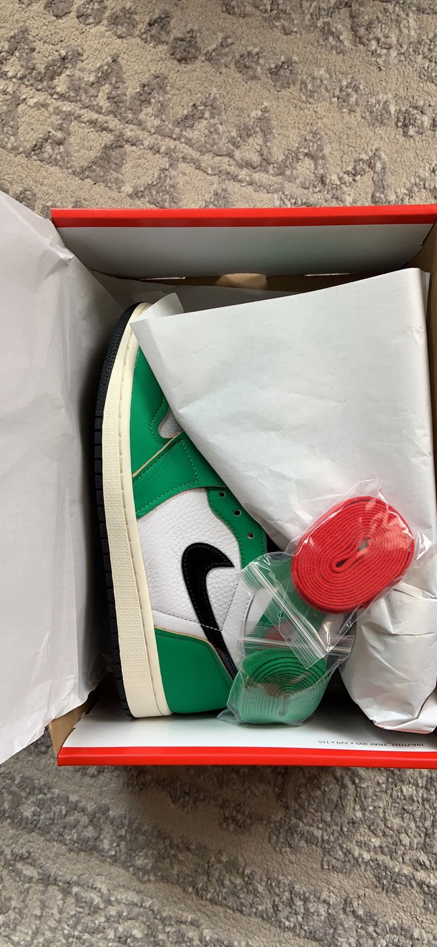 Jordan 1 High Lucky Green Size 7.5 M/9 W