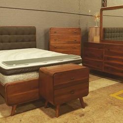 Robyn Bedroom Set Queen or King Bed Dresser Nightstand and Mirror Finance and Delivery Available 