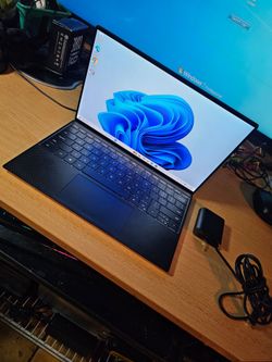 Dell XPS Touchscreen PC.  i7-1185G7-3.0GHz-CPU. 16GB Ram. 512GB m.2 SSD.