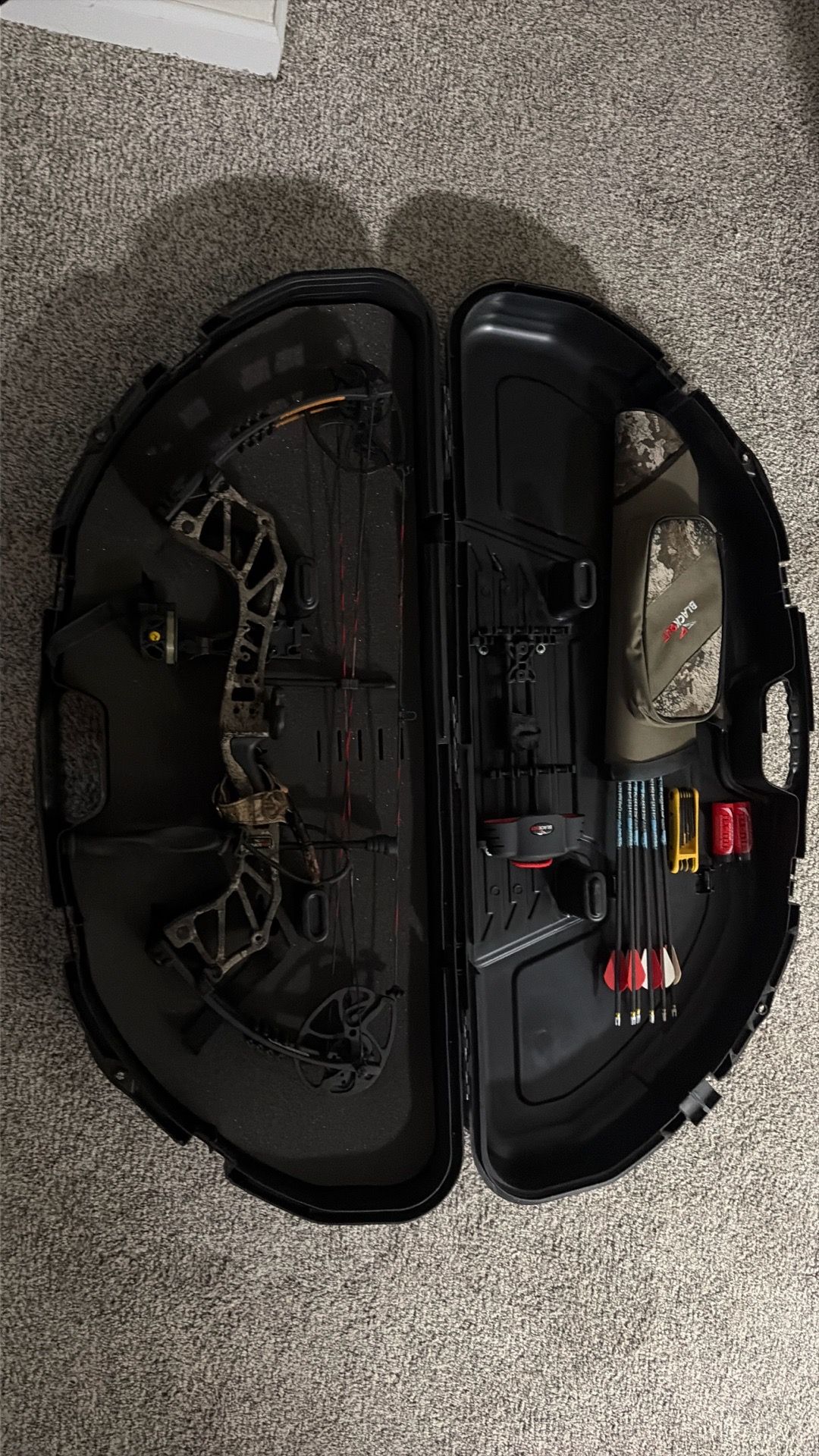 Blackout Compound Bow INTRIGUE XS