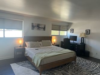 Kings bed  & mattress with optional sheets and comforter