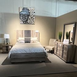 Queen Bed, Dresser, Mirror And Nightstand 