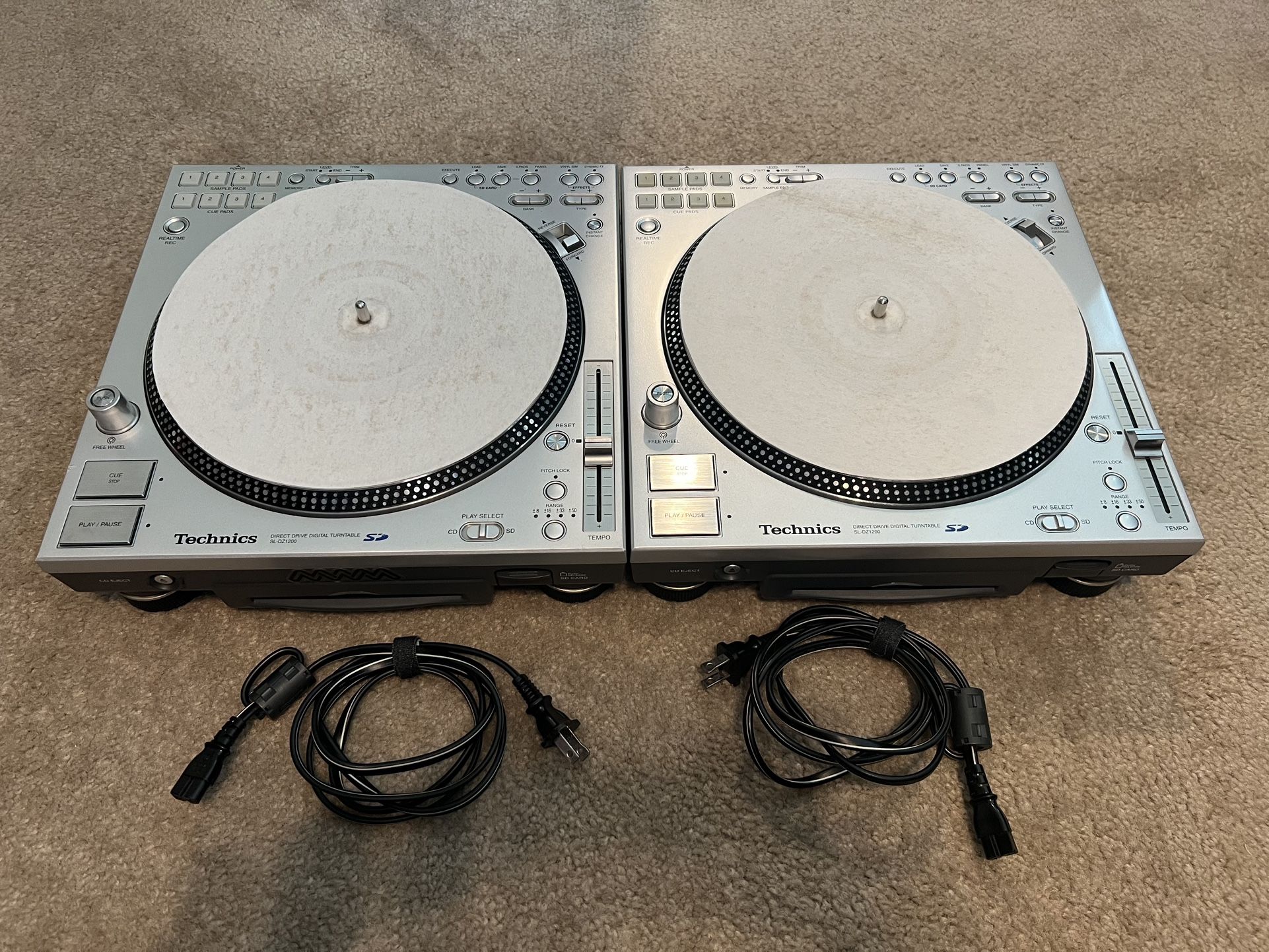 (2) Technics SL-DZ1200 Digital Turntable