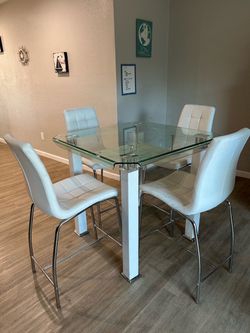 Table & 4 Chairs