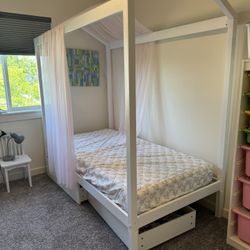 Children’s Canopy Bed