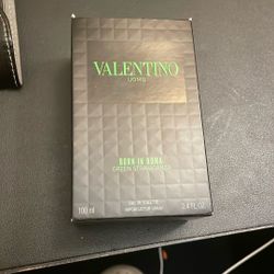 Valentino Born Green Stravaganza 
