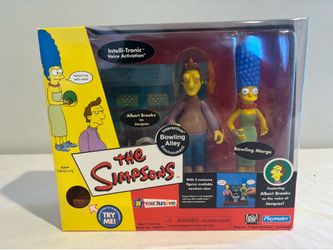 Simpsons bowling alley with marge and jacques playmates environment