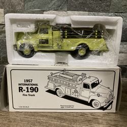 1957 International R-190 Fire Truck 1/34 Scale
