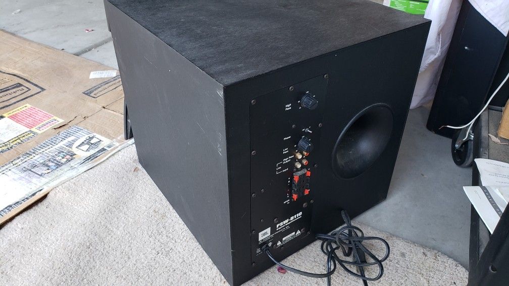 JBL PSWD110 subwoofer 140 watt amp 10 in woofer for Sale in Redlands
