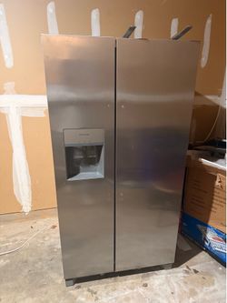 Frigidaire 26 Cu ft Refrigerator