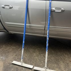 2 Concrete Rake Placers. 