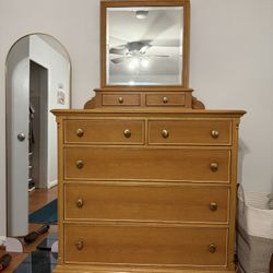 Quality Vintage Solid Wood Dresser And Nightstand Duo