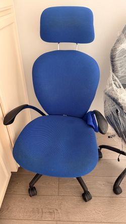Blue Mesh Office Chair with Headrest