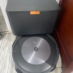 iRobot Roomba J7 