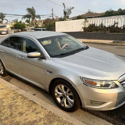 2011 Ford Taurus