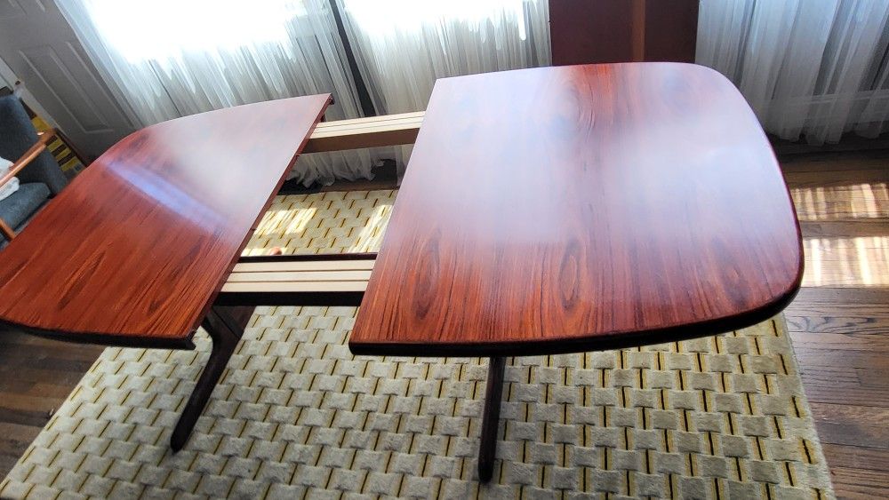 Danish Mid century Modern Skovby Mobelfabrik A/S Rosewood dining table