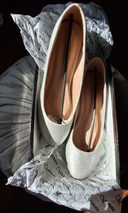 8 1/2 Women's Sparkly Silver Shoes