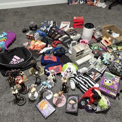 Gameroom Stuff And Anime Figures 