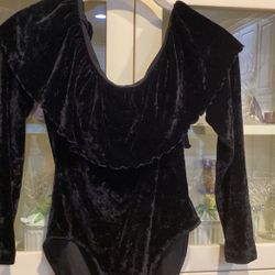 BLACK VELVET RUFFLED BODYSUIT