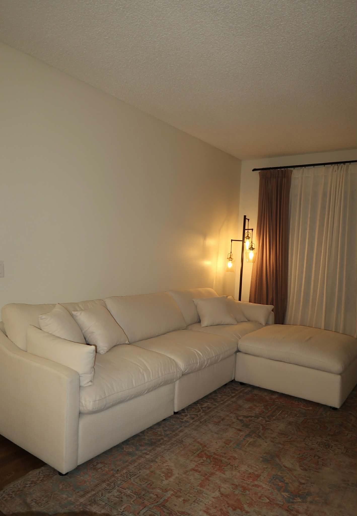 New Luxury Performance Cloud 4 Piece Modular Sectional Couch! Free Delivery 🚚!