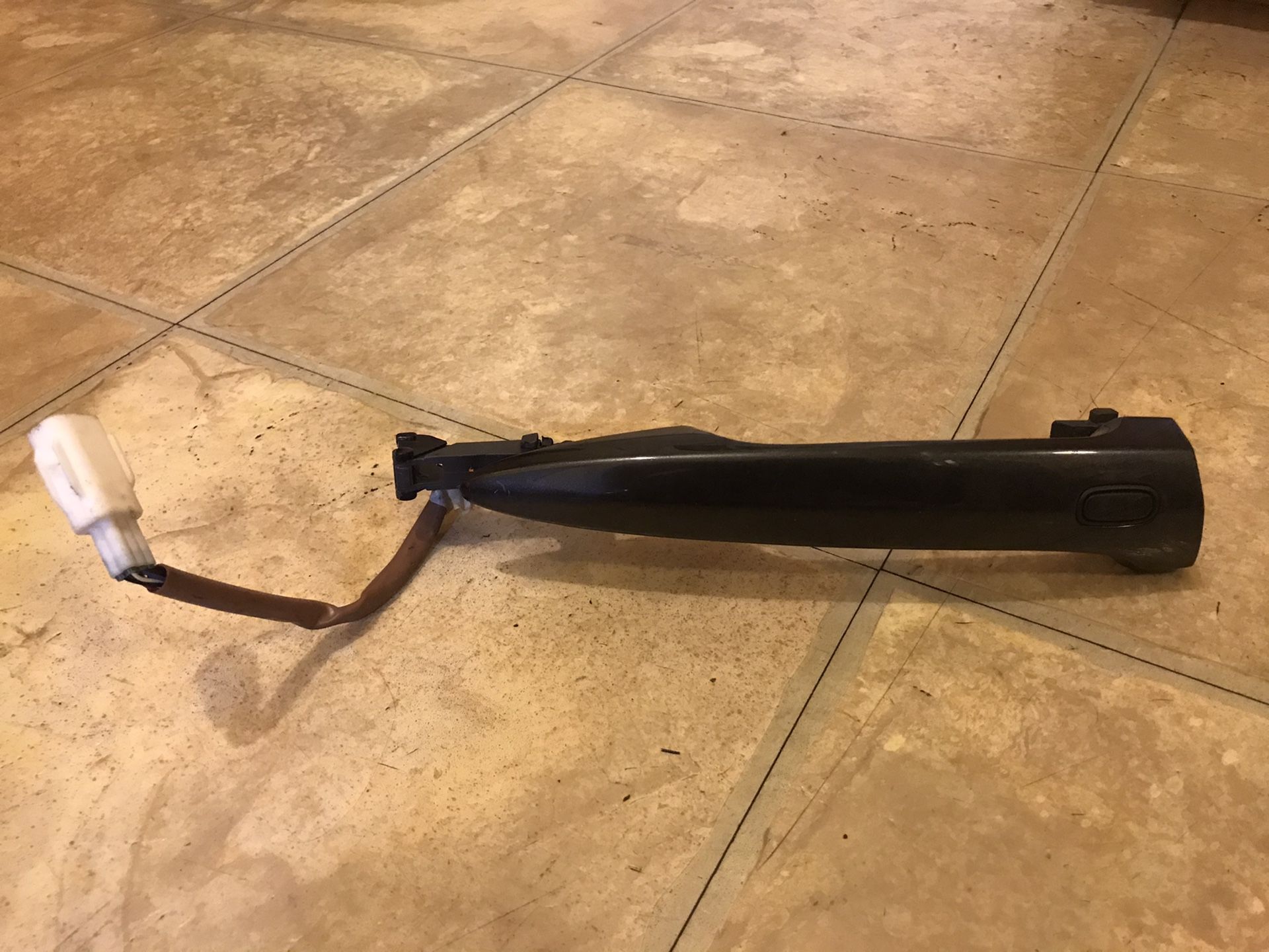 Lexus is250 door handle