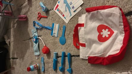 Melissa and Doug medical bag